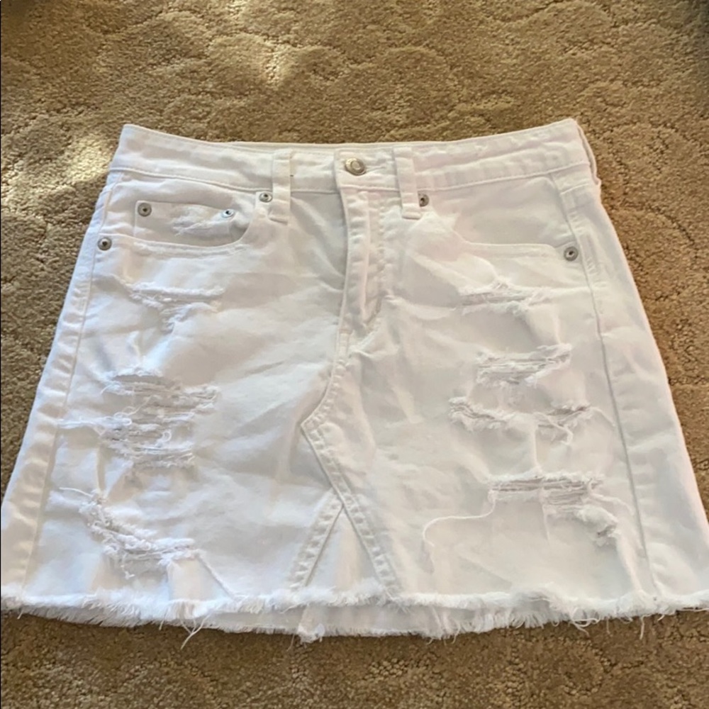 American Eagle Stretchy White Skirt